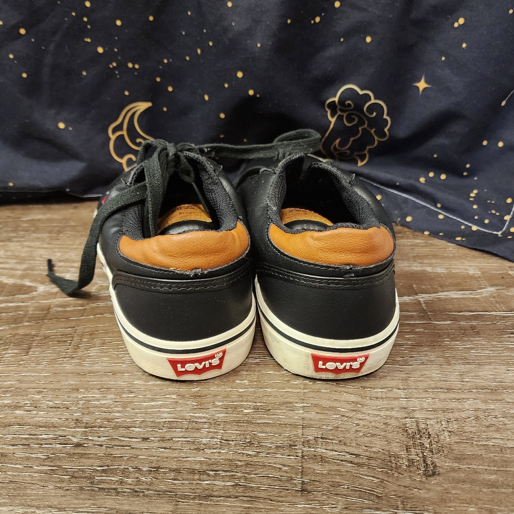 Levi Strauss & Co., Faux Leather Women's Sneakers Size 6 - Picture 4 of 5
